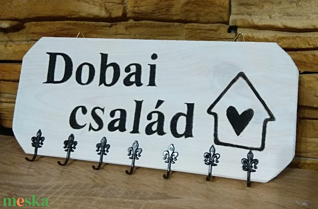 Névre szóló fali fa kulcstartó  - otthon & életmód - dekoráció - fali és függő dekoráció - fali kulcstartó - Meska.hu