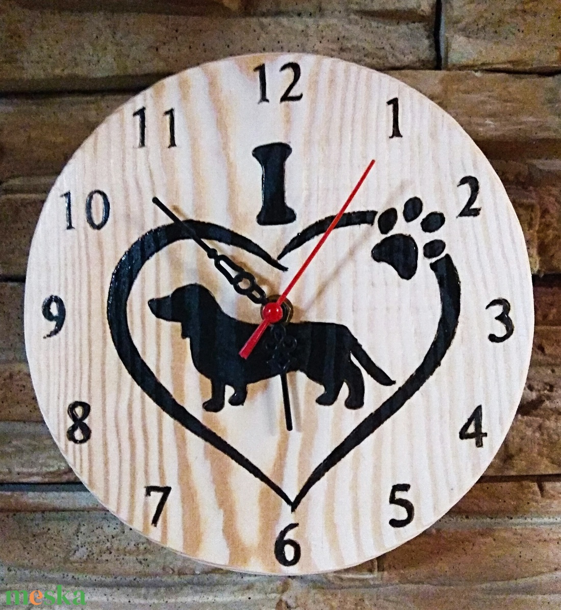 Szeretjük a tacsikat kézműves falióra  - otthon & életmód - dekoráció - fali és függő dekoráció - falióra & óra - Meska.hu