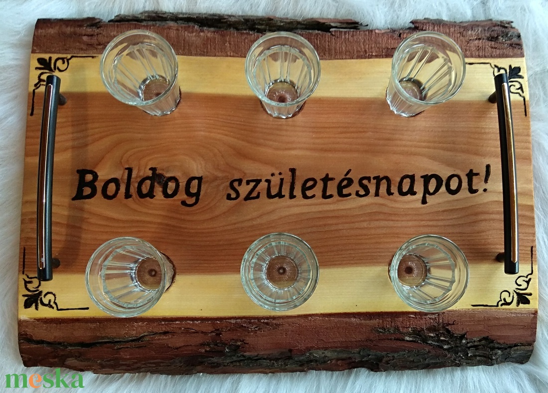 Kínáló tálca Boldog születésnapot! felirattal és 6 pohárral - otthon & életmód - konyhafelszerelés, tálalás - tálalás - tálca - Meska.hu Kínáló tálca Boldog születésnapot! felirattal és 6 pohárral - otthon & életmód - konyhafelszerelés, tálalás - tálalás - tálca - Meska.hu