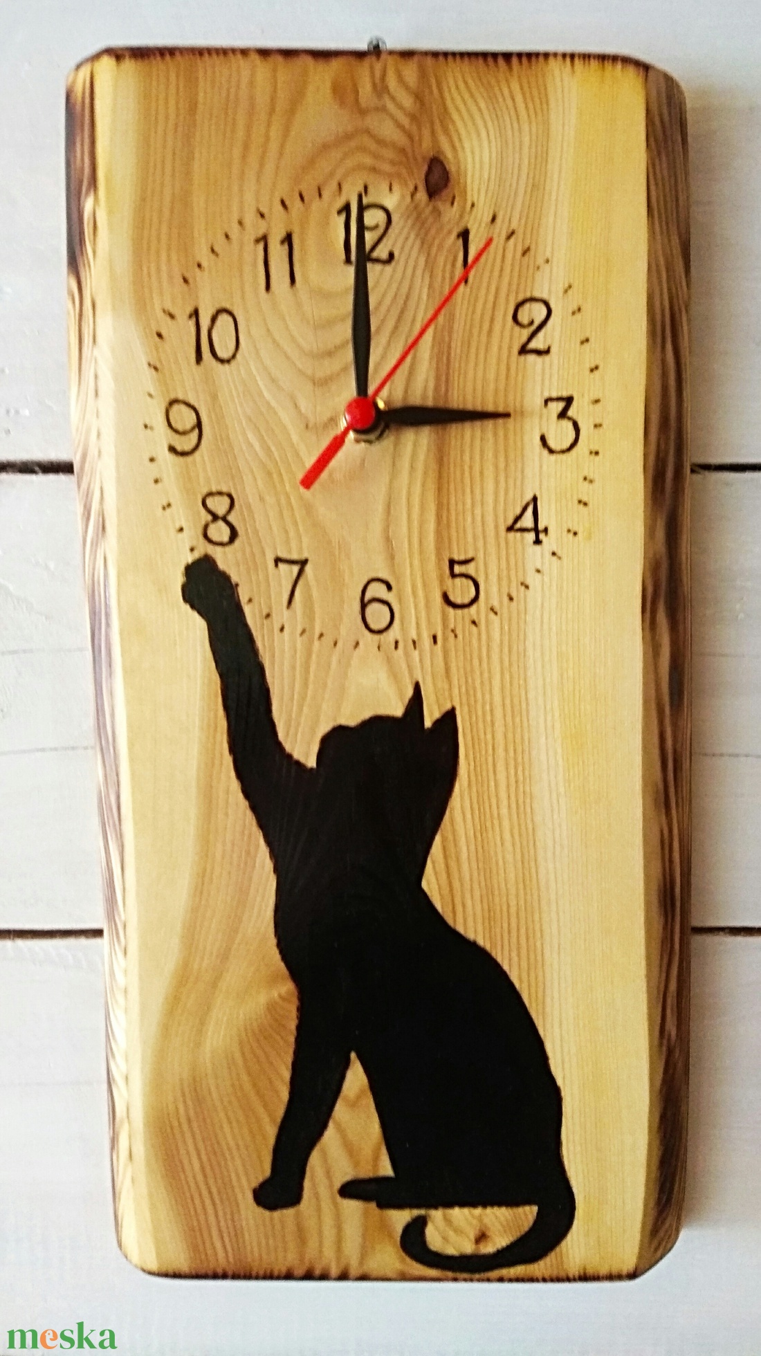 Vörösfenyő falióra fekete cicával - otthon & életmód - dekoráció - fali és függő dekoráció - falióra & óra - Meska.hu