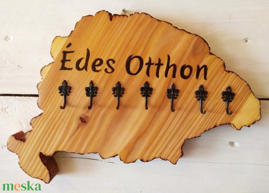 Nagy Magyarország formájú Édes otthon felirattal díszített fali kulcstartó  - otthon & életmód - dekoráció - fali és függő dekoráció - fali kulcstartó - Meska.hu