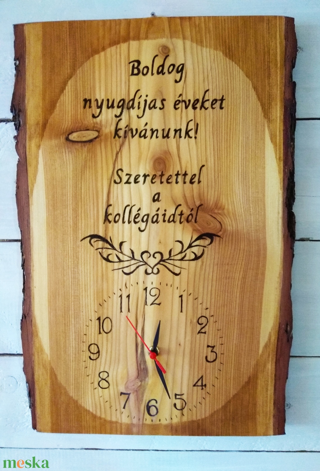 Vörösfenyő falióra nyugdíjas búcsúztató ajándék  - otthon & életmód - dekoráció - fali és függő dekoráció - falióra & óra - Meska.hu