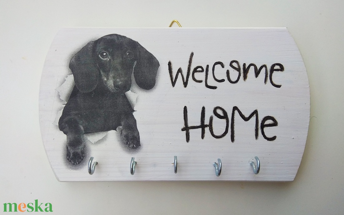 Welcome home fa fali kulcstartó tacskó kutyussal  - otthon & életmód - dekoráció - fali és függő dekoráció - fali kulcstartó - Meska.hu