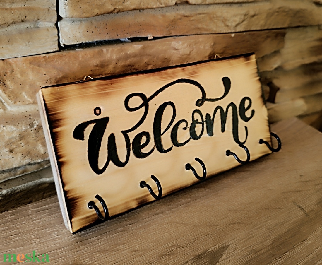 Fa fali kulcstartó Welcome felirattal - otthon & életmód - dekoráció - fali és függő dekoráció - fali kulcstartó - Meska.hu Fa fali kulcstartó Welcome felirattal - otthon & életmód - dekoráció - fali és függő dekoráció - fali kulcstartó - Meska.hu