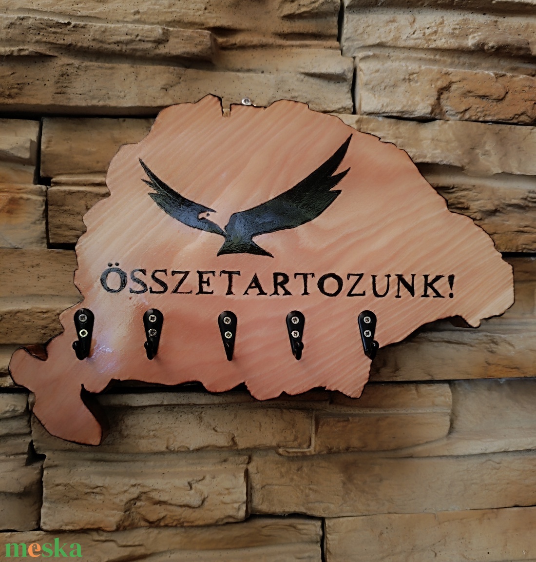 Nagy Magyarország formájú fali kulcstartó összetartozunk felirattal - otthon & életmód - dekoráció - fali és függő dekoráció - fali kulcstartó - Meska.hu Nagy Magyarország formájú fali kulcstartó összetartozunk felirattal - otthon & életmód - dekoráció - fali és függő dekoráció - fali kulcstartó - Meska.hu