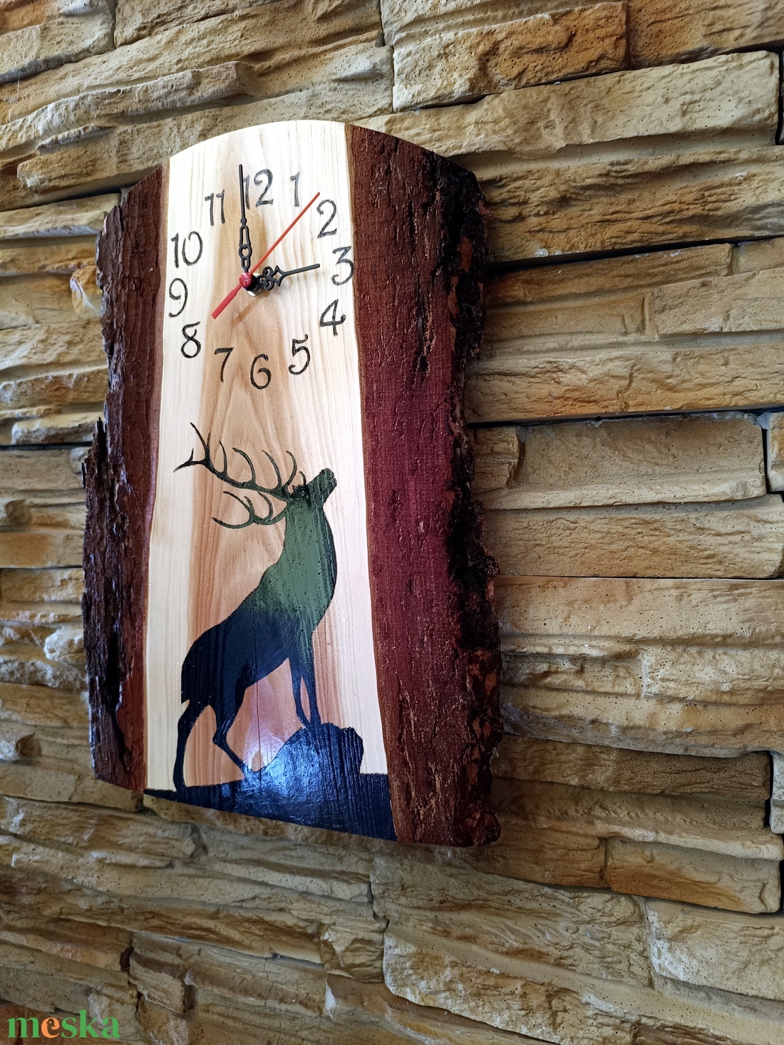 Szarvas sziluettel díszített fa falióra  - otthon & életmód - dekoráció - fali és függő dekoráció - falióra & óra - Meska.hu