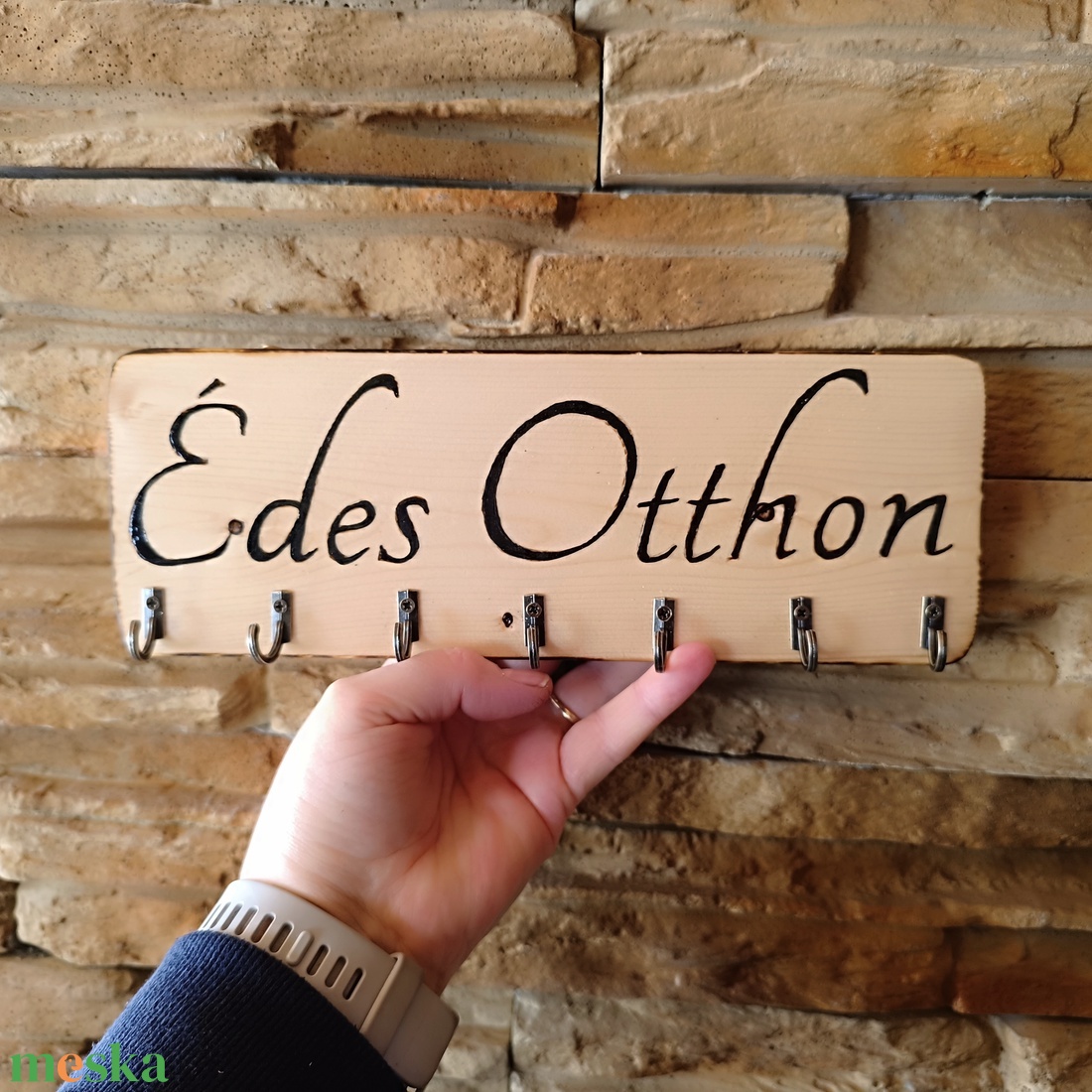 Édes otthon felirattal díszített fából készült fali kulcstartó - otthon & életmód - dekoráció - fali és függő dekoráció - fali kulcstartó - Meska.hu Édes otthon felirattal díszített fából készült fali kulcstartó - otthon & életmód - dekoráció - fali és függő dekoráció - fali kulcstartó - Meska.hu