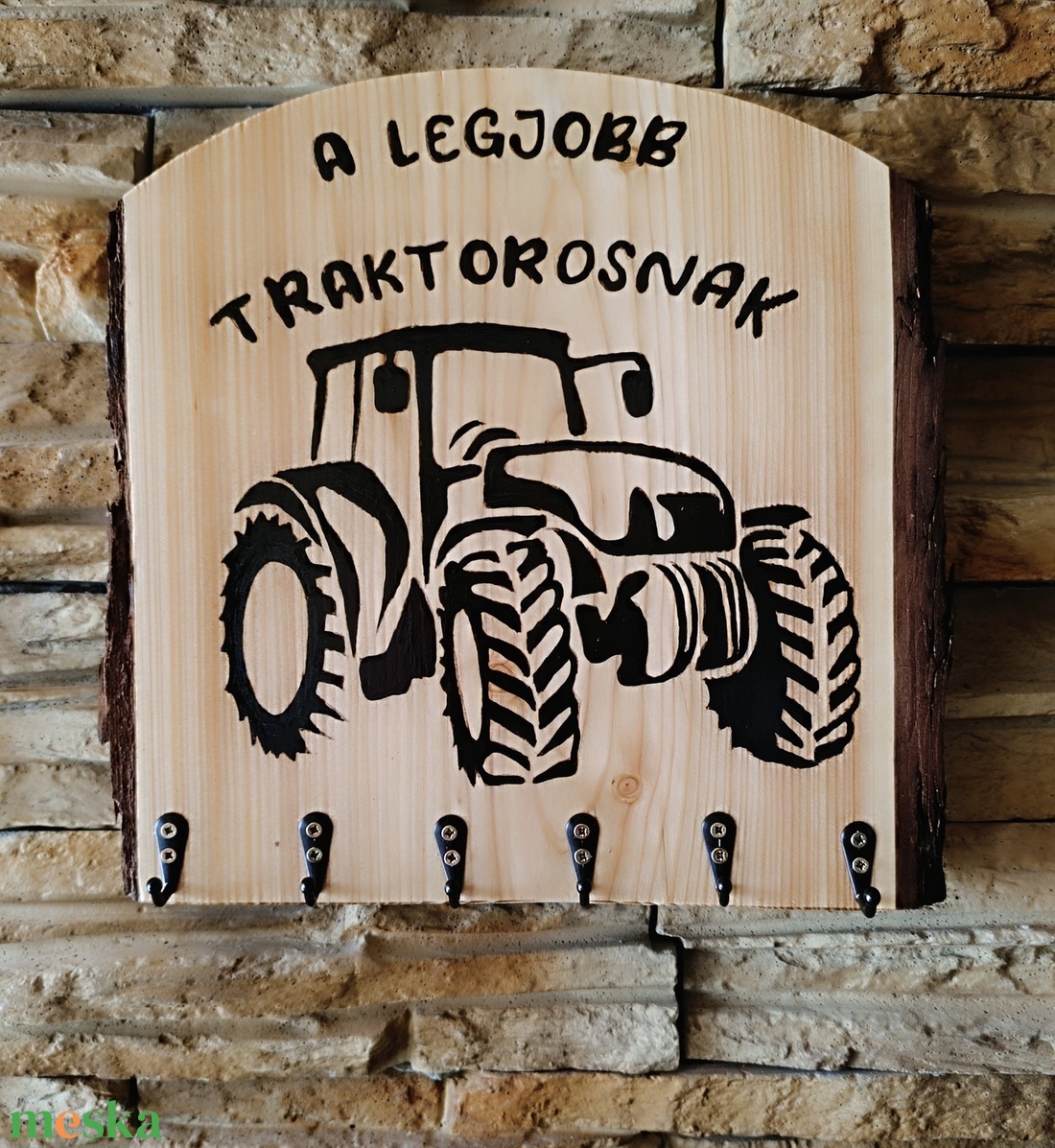 Fa fali kulcstartó a legjobb traktorosnak - otthon & életmód - dekoráció - fali és függő dekoráció - fali kulcstartó - Meska.hu Fa fali kulcstartó a legjobb traktorosnak - otthon & életmód - dekoráció - fali és függő dekoráció - fali kulcstartó - Meska.hu