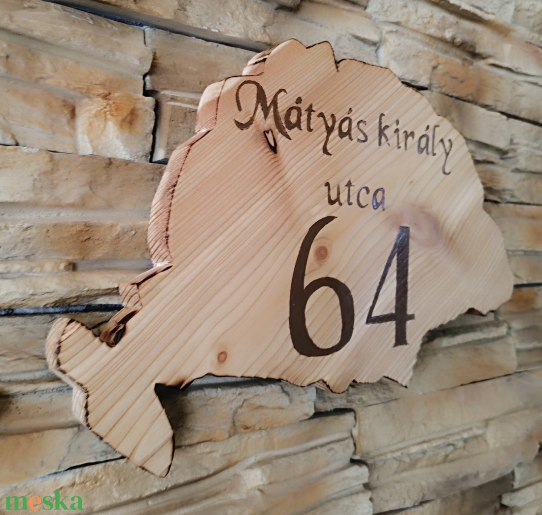 Nagyméretű Nagy Magyarország formájú házszám tábla - otthon & életmód - ház & kert - házszám - Meska.hu Nagyméretű Nagy Magyarország formájú házszám tábla - otthon & életmód - ház & kert - házszám - Meska.hu
