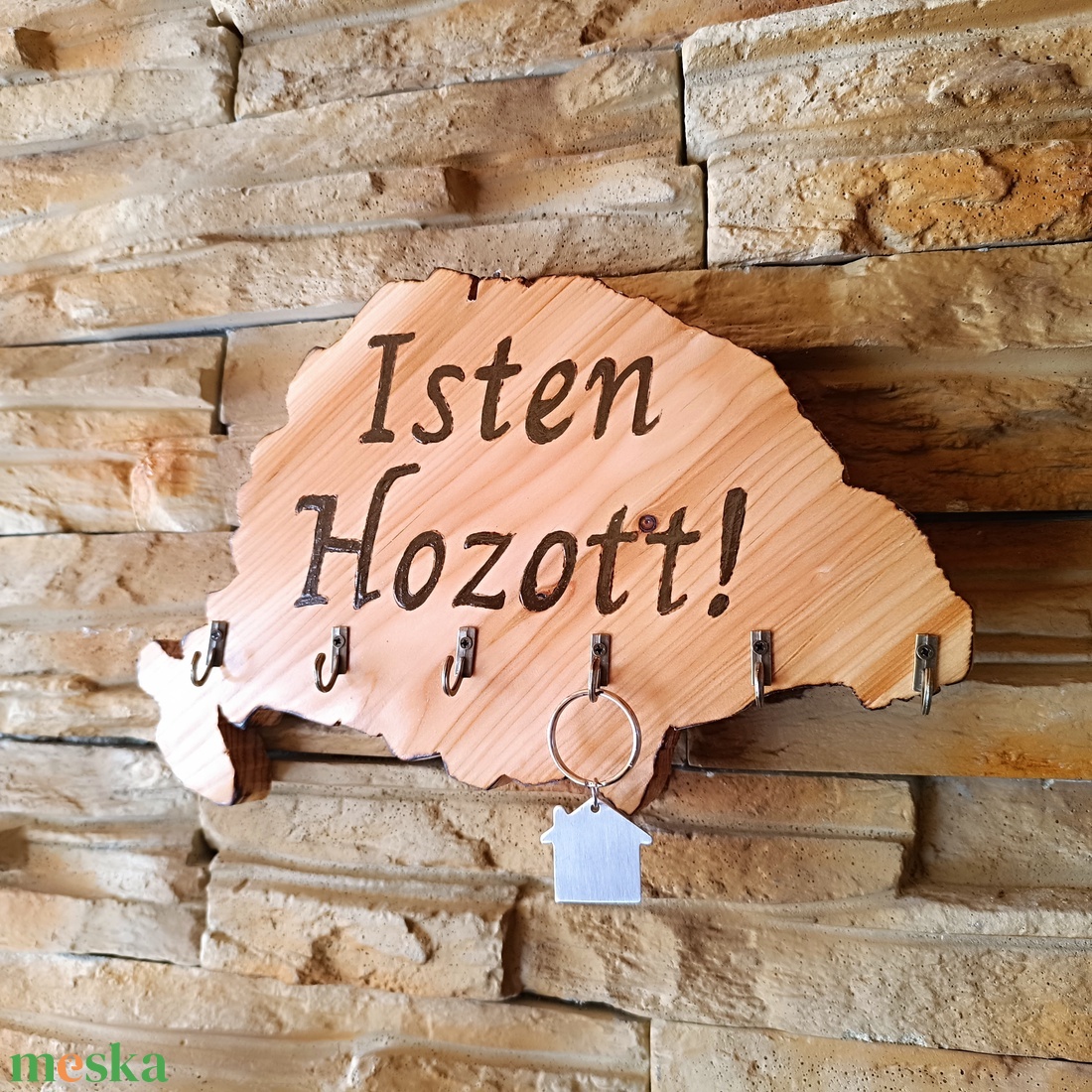 Régi Magyarország formájú fa fali kulcstartó Isten hozott felirattal díszítve - otthon & életmód - dekoráció - fali és függő dekoráció - fali kulcstartó - Meska.hu Régi Magyarország formájú fa fali kulcstartó Isten hozott felirattal díszítve - otthon & életmód - dekoráció - fali és függő dekoráció - fali kulcstartó - Meska.hu