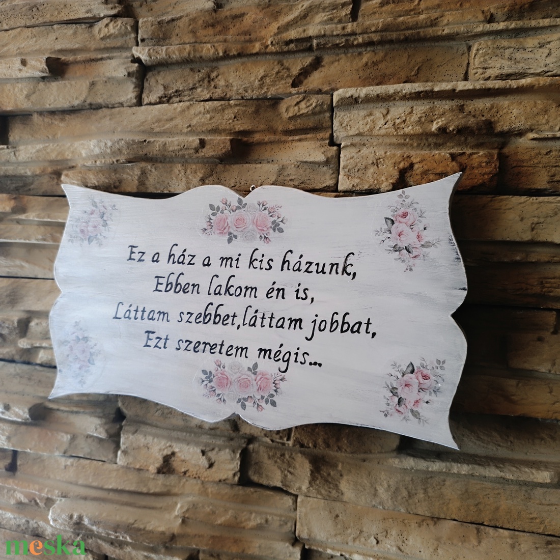 Ez a ház a mi kis házunk... idézettel díszített, vintage stílusú virágos fatábla - otthon & életmód - ház & kert - isten hozott tábla - Meska.hu