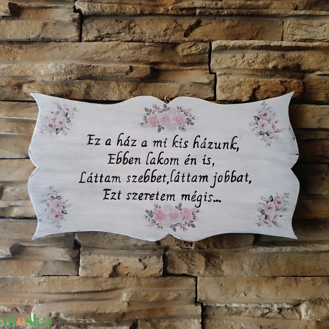 Ez a ház a mi kis házunk... idézettel díszített, vintage stílusú virágos fatábla - otthon & életmód - ház & kert - isten hozott tábla - Meska.hu