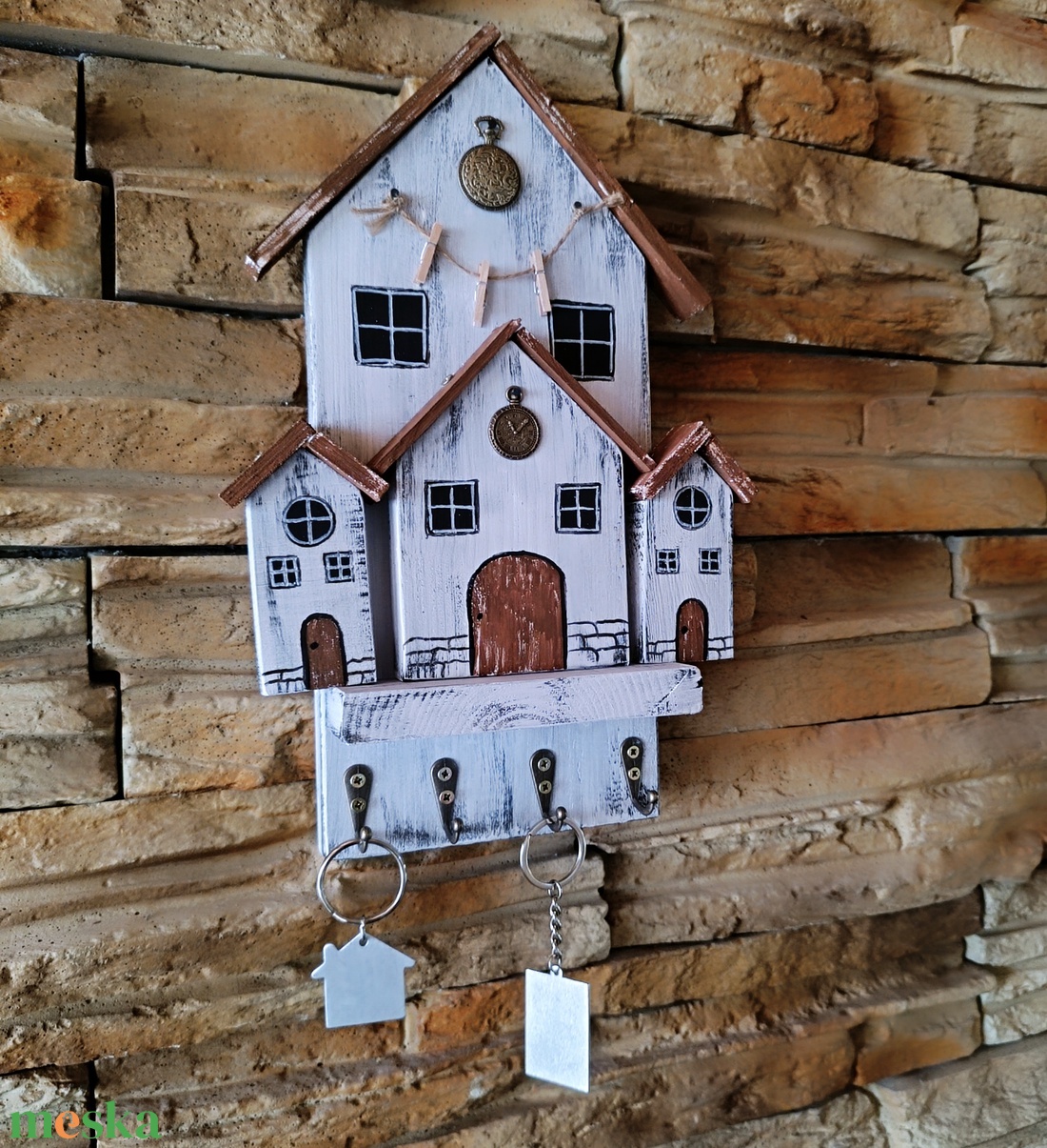 Egyedi, házikós fából készült fali kulcstartó  - otthon & életmód - dekoráció - fali és függő dekoráció - fali kulcstartó - Meska.hu