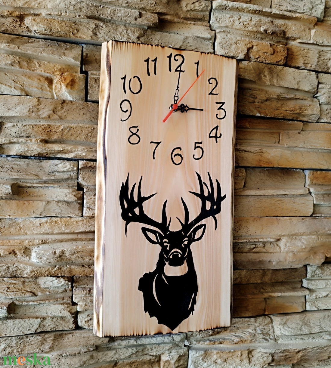Vörösfenyő fa falióra szarvas sziluettel díszítve  - otthon & életmód - dekoráció - fali és függő dekoráció - falióra & óra - Meska.hu