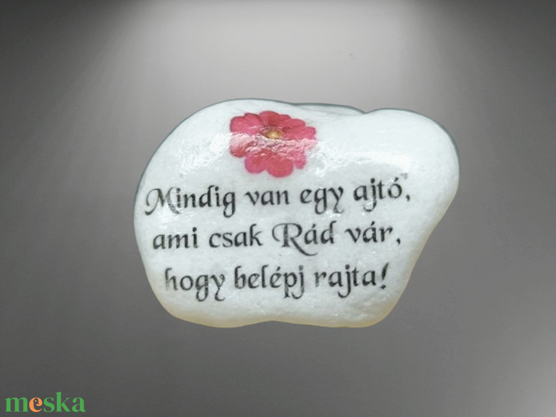 Mindig van egy ajtó,ami csak Rád vár, hogy belépj rajta! Feliratos kő - otthon & életmód - dekoráció - asztal és polc dekoráció - kavics & kő - Meska.hu Mindig van egy ajtó,ami csak Rád vár, hogy belépj rajta! Feliratos kő - otthon & életmód - dekoráció - asztal és polc dekoráció - kavics & kő - Meska.hu