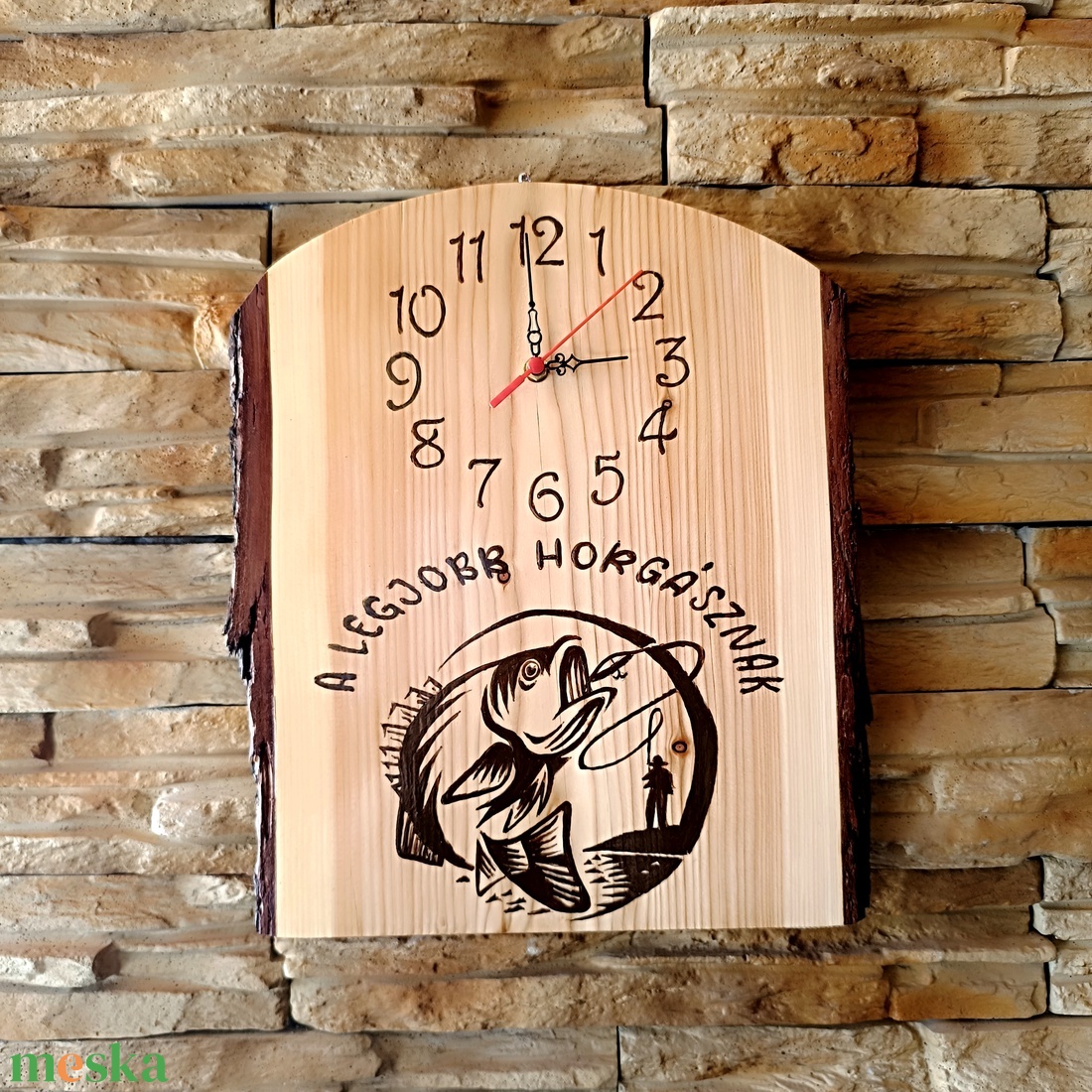 Fából készült falióra a legjobb horgásznak - otthon & életmód - dekoráció - fali és függő dekoráció - falióra & óra - Meska.hu