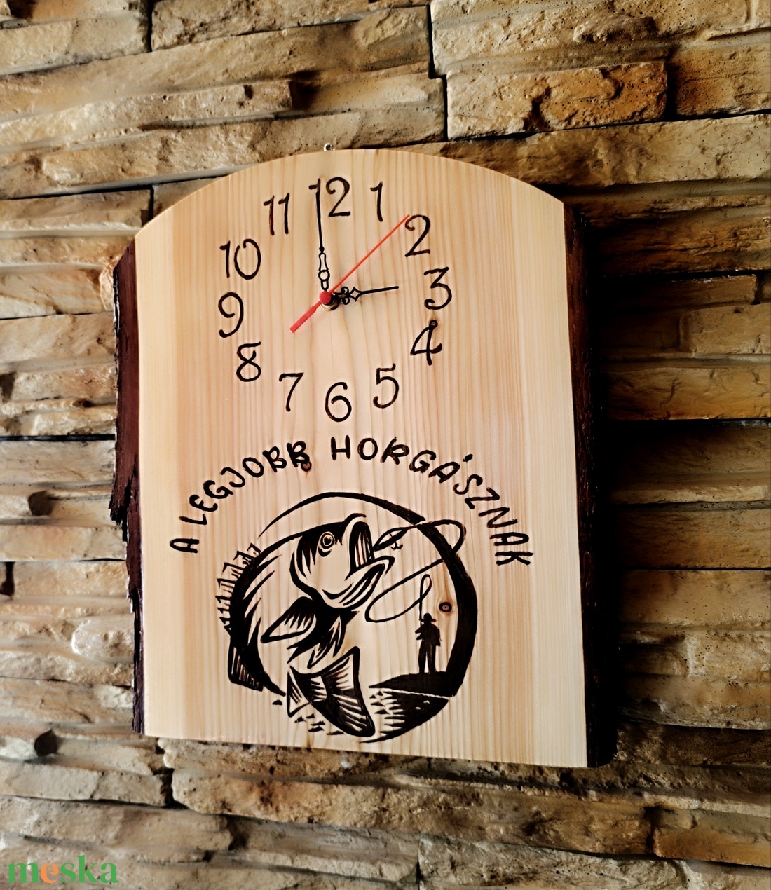 Fából készült falióra a legjobb horgásznak - otthon & életmód - dekoráció - fali és függő dekoráció - falióra & óra - Meska.hu
