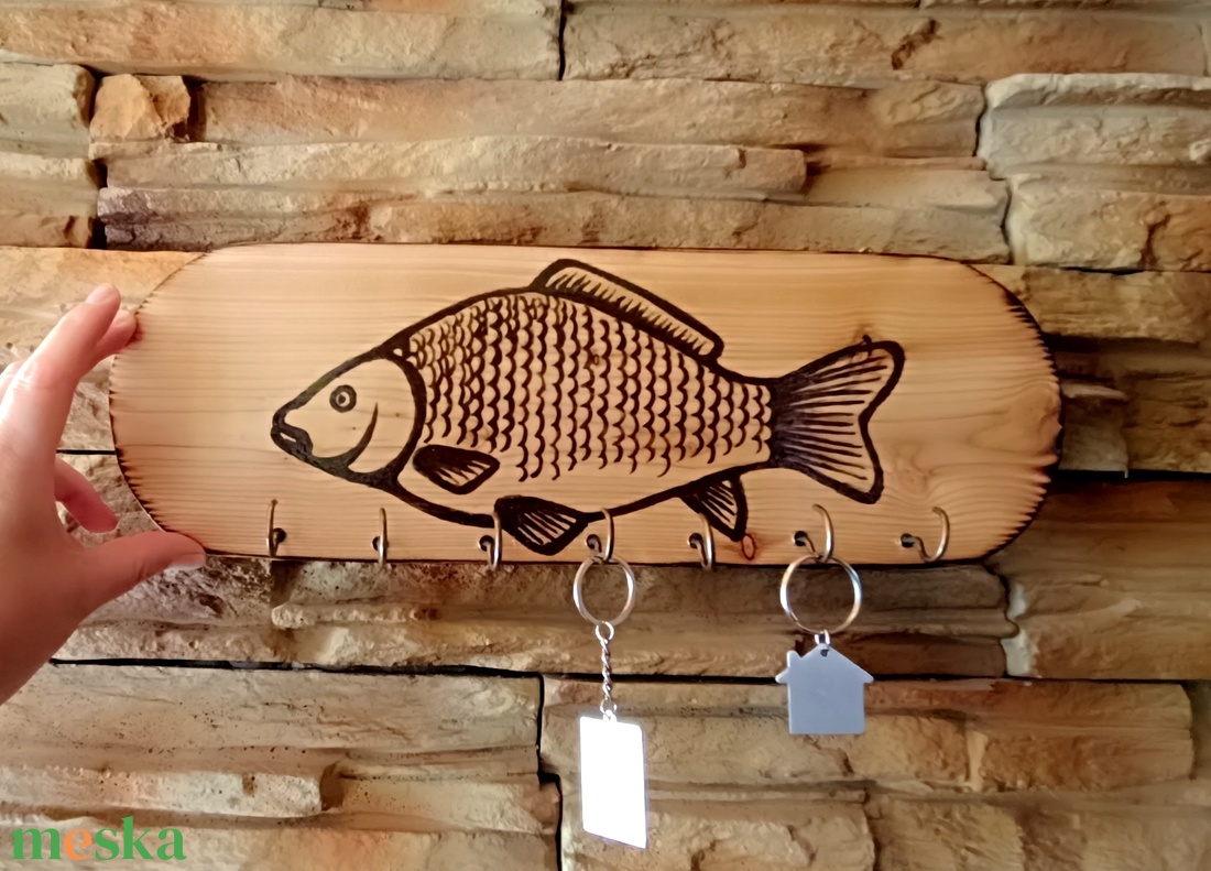 Fából készült fali fogas horgászok számára  - otthon & életmód - bútor - fogas - Meska.hu