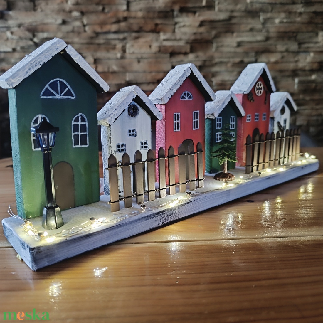 Karácsonyi falu LED világítással  - karácsony - karácsonyi lakásdekoráció - karácsonyi falu, házikó - Meska.hu
