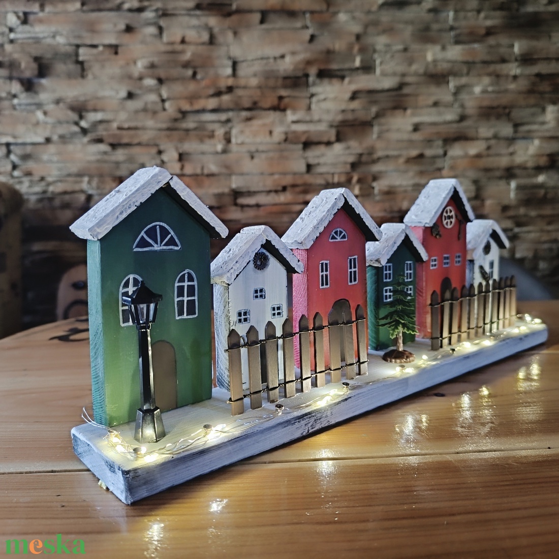Karácsonyi falu LED világítással  - karácsony - karácsonyi lakásdekoráció - karácsonyi falu, házikó - Meska.hu