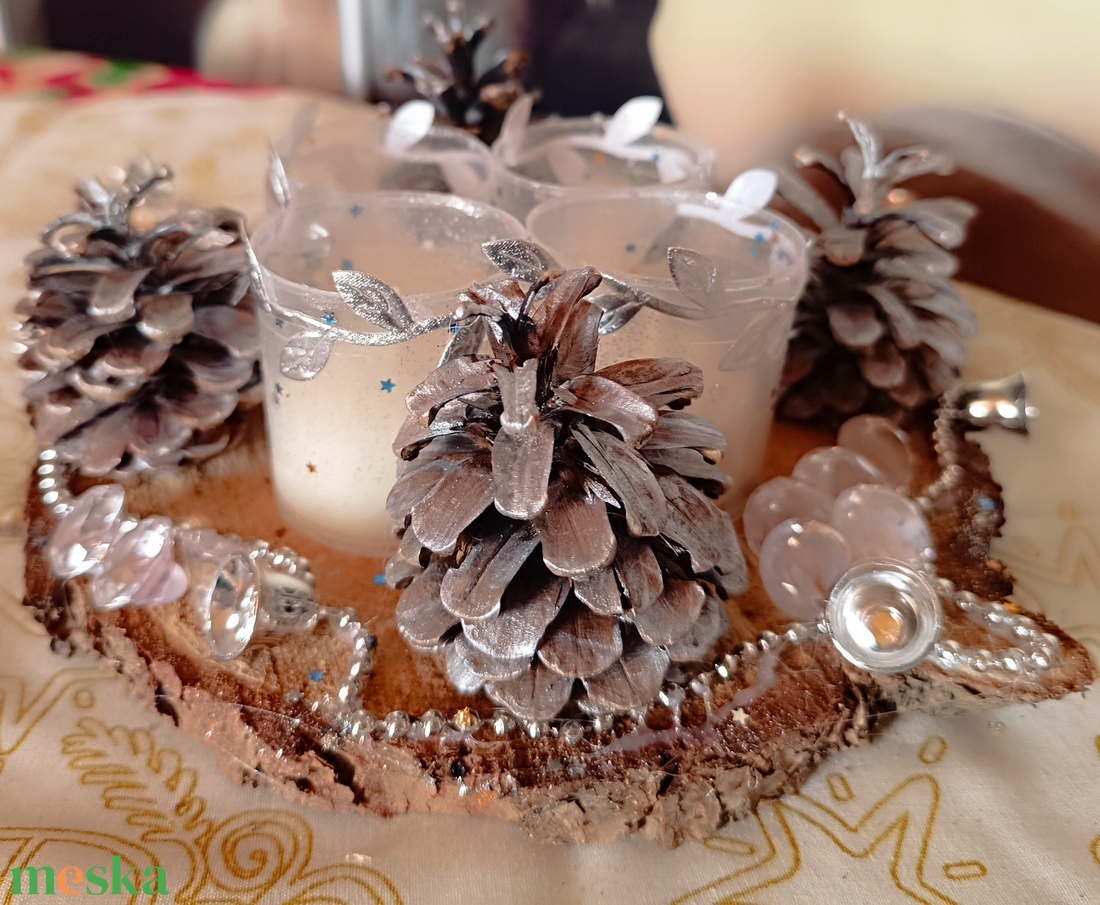 Adventi asztaldísz fakorongon 4 gyertyával 1. - karácsony - adventi díszek - adventi gyertyadíszek és koszorúdíszek - Meska.hu