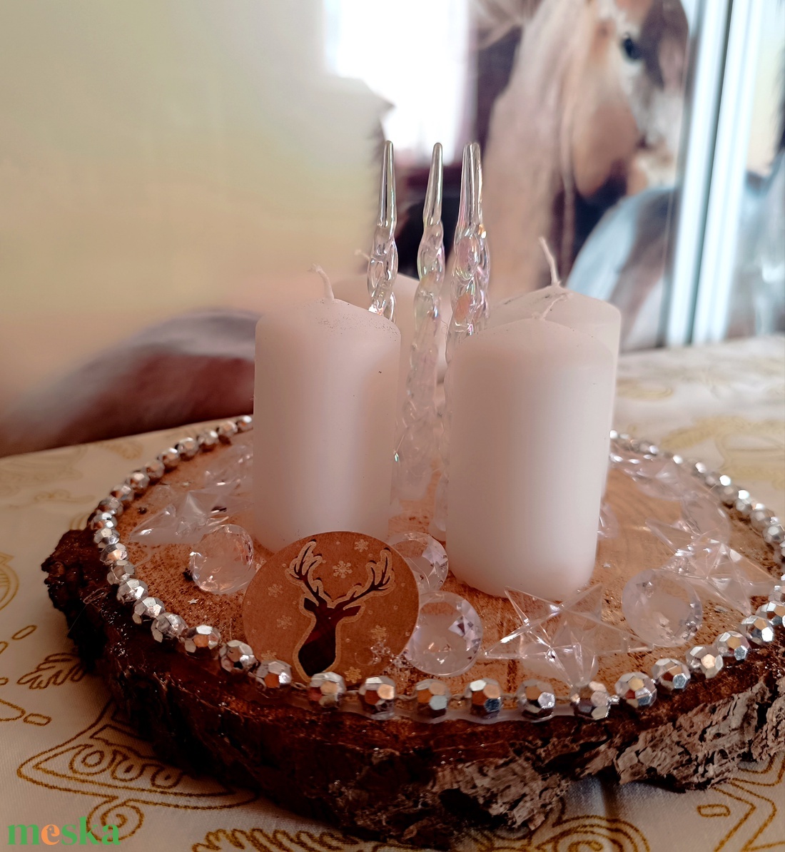 Adventi asztaldísz fakorongon 4 gyertyával,ezüstös színben  - karácsony - adventi díszek - adventi asztaldísz - Meska.hu