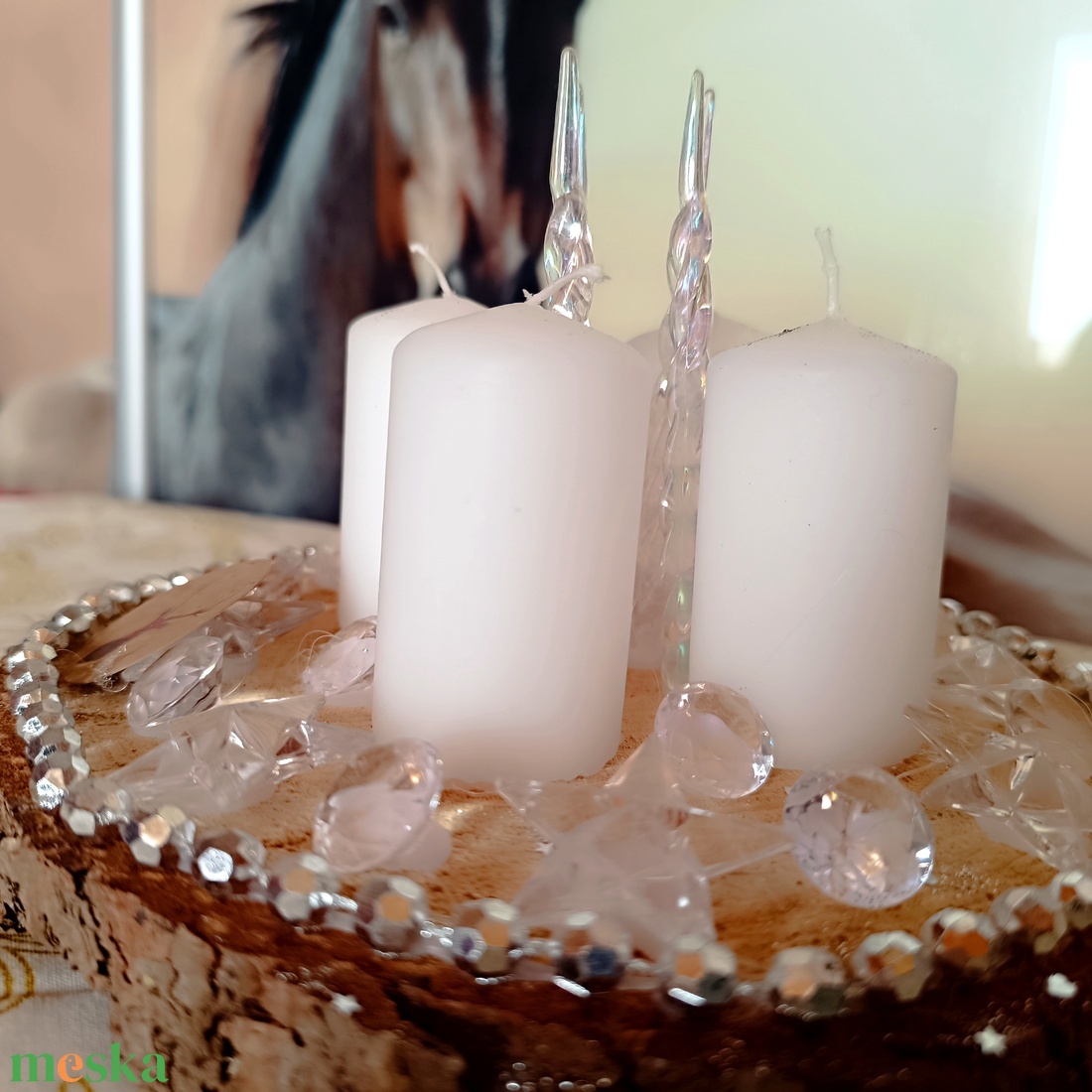 Adventi asztaldísz fakorongon 4 gyertyával,ezüstös színben  - karácsony - adventi díszek - adventi asztaldísz - Meska.hu