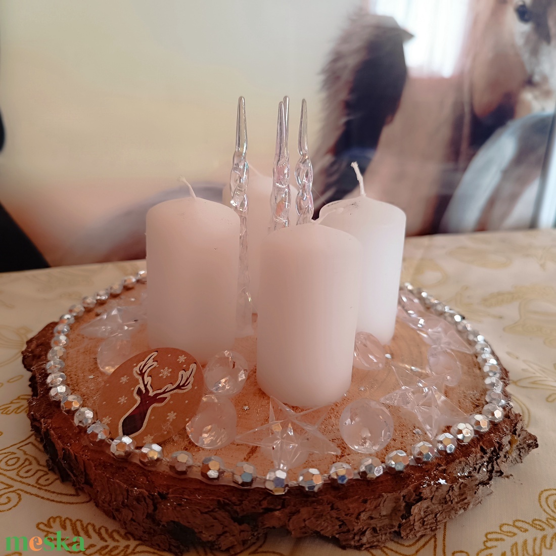 Adventi asztaldísz fakorongon 4 gyertyával,ezüstös színben  - karácsony - adventi díszek - adventi asztaldísz - Meska.hu