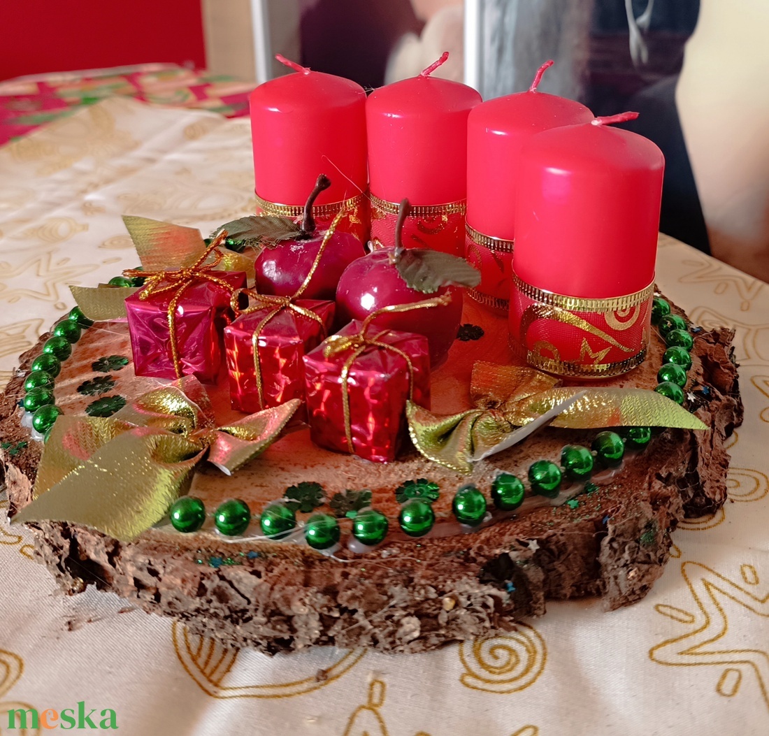 Adventi asztaldísz fakorongon 4 gyertyával a karácsony színeivel  - karácsony - adventi díszek - adventi asztaldísz - Meska.hu