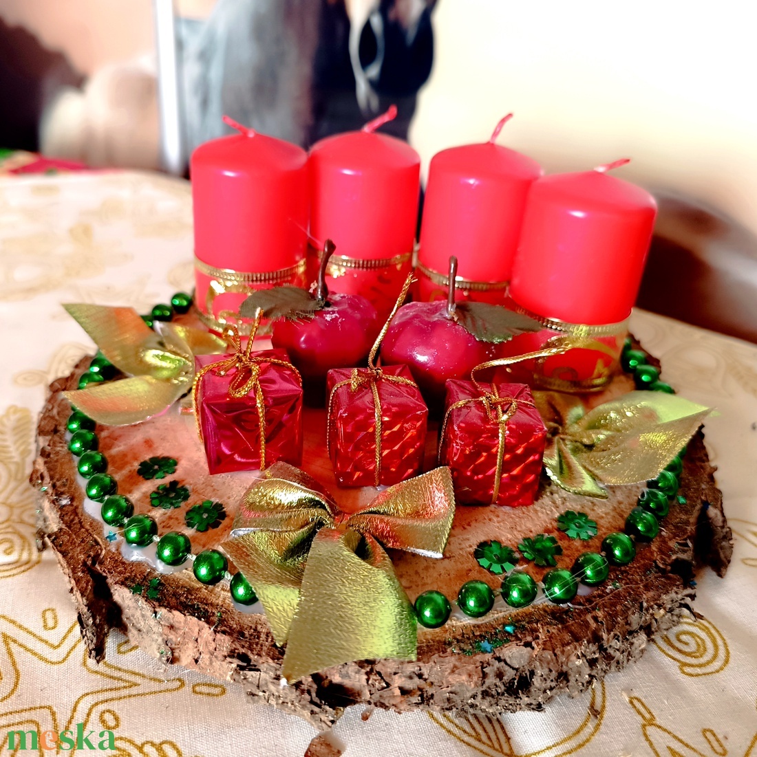 Adventi asztaldísz fakorongon 4 gyertyával a karácsony színeivel  - karácsony - adventi díszek - adventi asztaldísz - Meska.hu