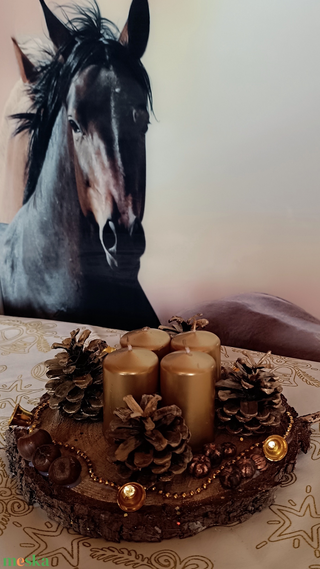 Adventi asztaldísz fakorongon 4 gyertyával barna és arany színben  - karácsony - adventi díszek - adventi asztaldísz - Meska.hu