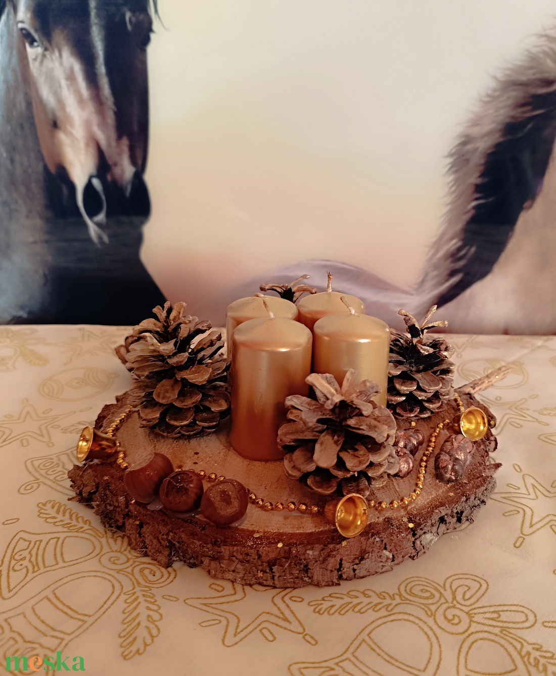 Adventi asztaldísz fakorongon 4 gyertyával barna és arany színben  - karácsony - adventi díszek - adventi asztaldísz - Meska.hu