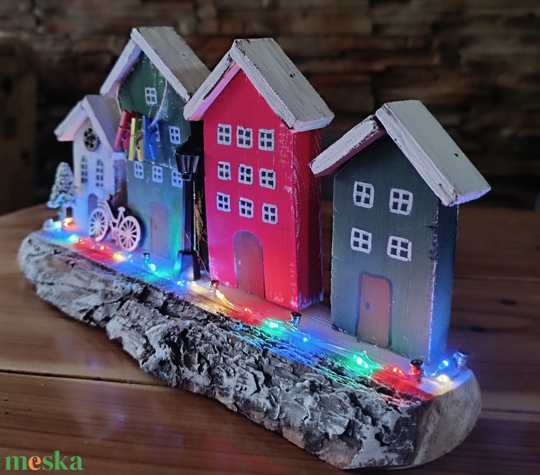 Karácsonyi utcakép színes LED világítással  - karácsony - karácsonyi lakásdekoráció - karácsonyi falu, házikó - Meska.hu