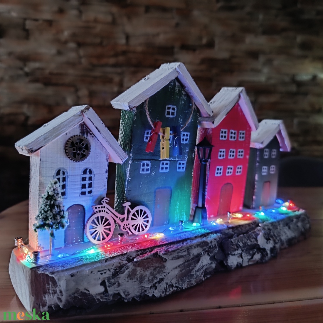 Karácsonyi utcakép színes LED világítással  - karácsony - karácsonyi lakásdekoráció - karácsonyi falu, házikó - Meska.hu