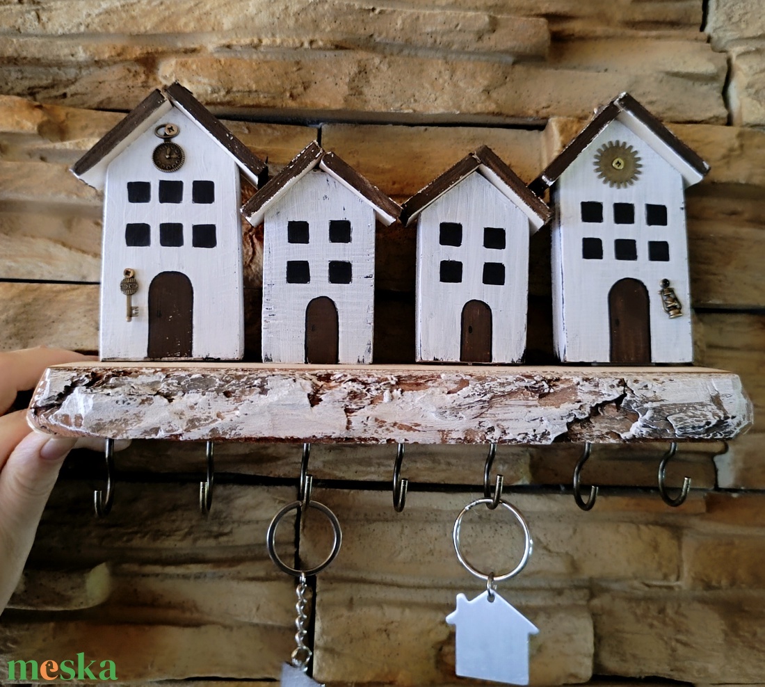 Fából készült házikós fali kulcstartó  - otthon & életmód - dekoráció - fali és függő dekoráció - fali kulcstartó - Meska.hu