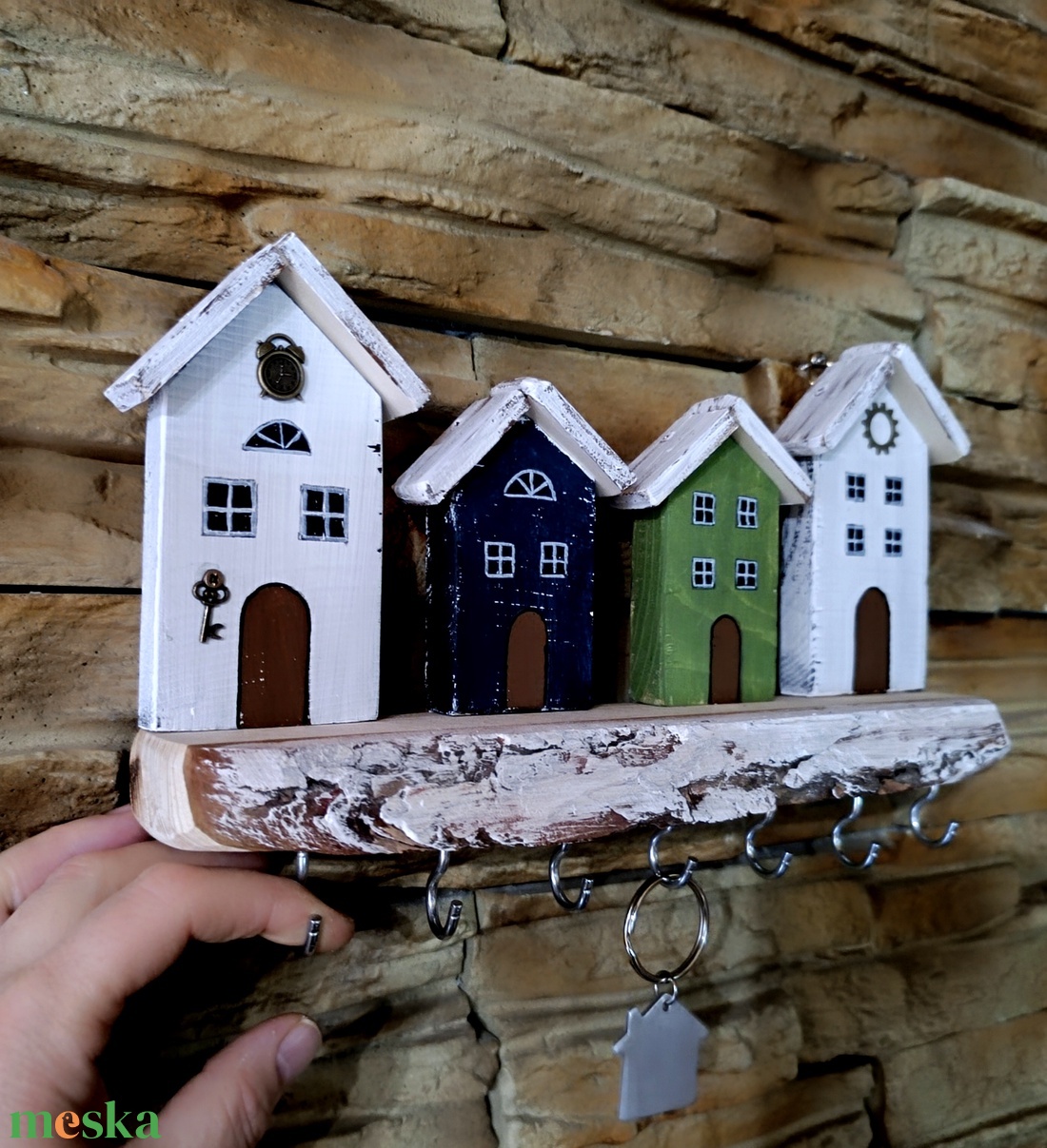 Színes, házikós fa fali kulcstartó  - otthon & életmód - dekoráció - fali és függő dekoráció - fali kulcstartó - Meska.hu