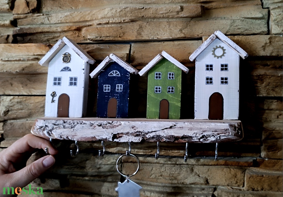 Színes, házikós fa fali kulcstartó  - otthon & életmód - dekoráció - fali és függő dekoráció - fali kulcstartó - Meska.hu