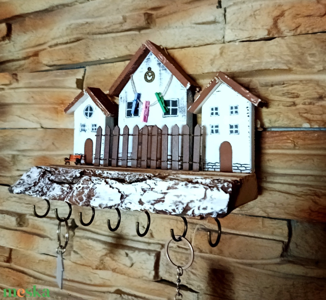 Házikós fali kulcstartó rusztikus fa polccal - otthon & életmód - dekoráció - fali és függő dekoráció - fali kulcstartó - Meska.hu