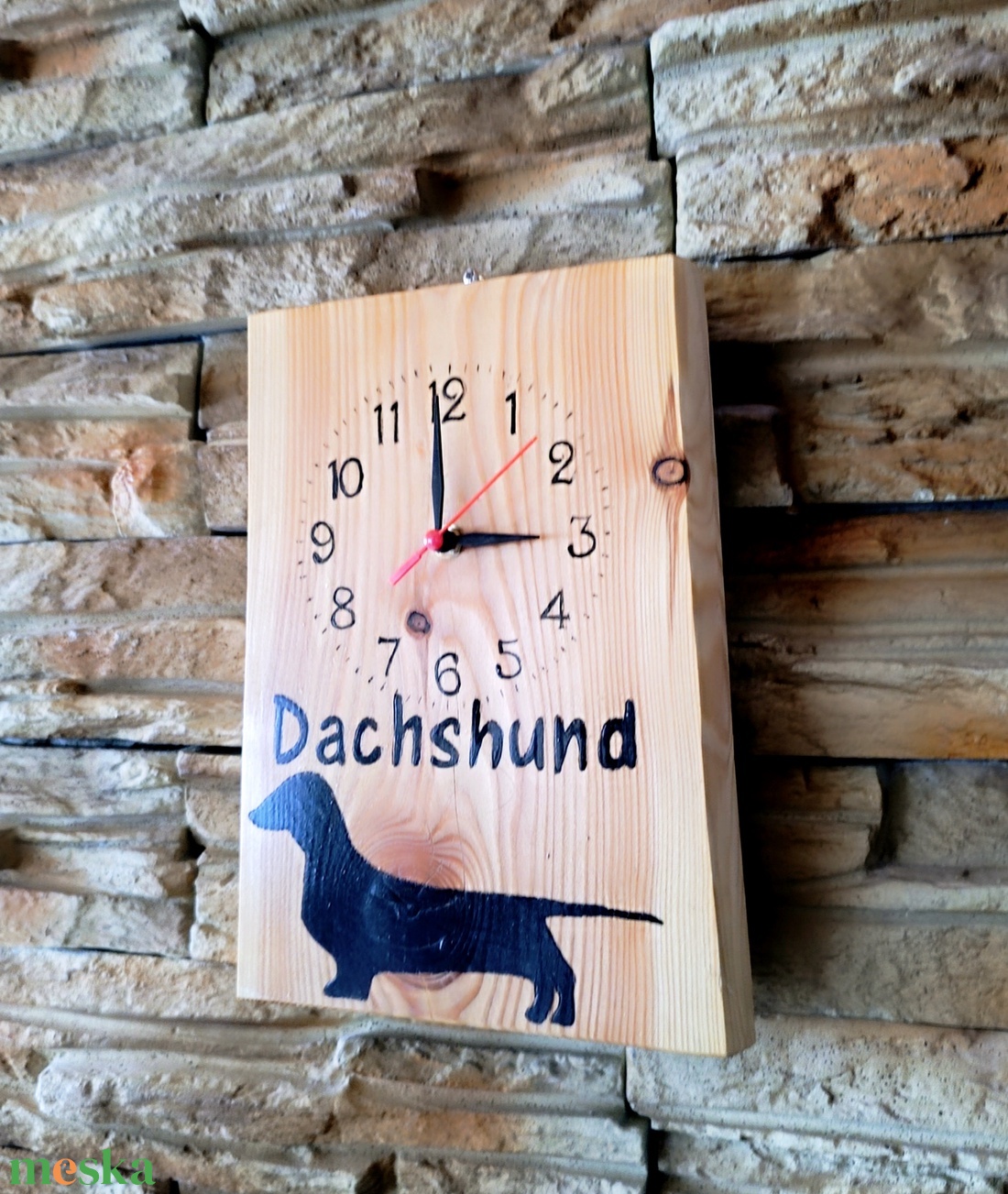 Fa falióra tacskó kutyussal  - otthon & életmód - dekoráció - fali és függő dekoráció - fali kulcstartó - Meska.hu