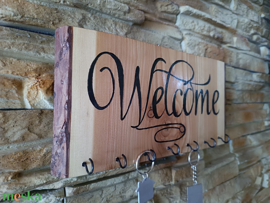 Welcome felirattal díszített fából készült fali kulcstartó  - otthon & életmód - dekoráció - fali és függő dekoráció - fali kulcstartó - Meska.hu