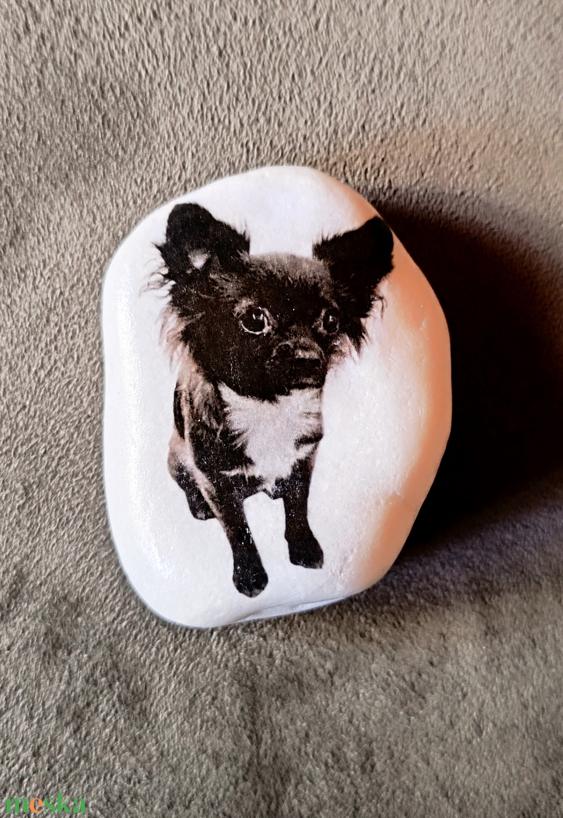 Egyedi,megrendelésre készült díszkő Rőzsike kutyussal - otthon & életmód - dekoráció - asztal és polc dekoráció - kavics & kő - Meska.hu