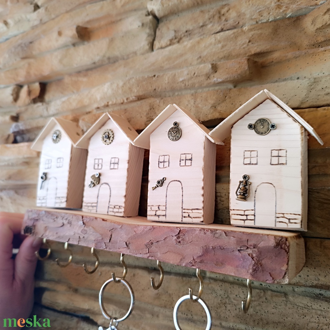 Fa fali kulcstartó házikókkal  - otthon & életmód - dekoráció - fali és függő dekoráció - fali kulcstartó - Meska.hu