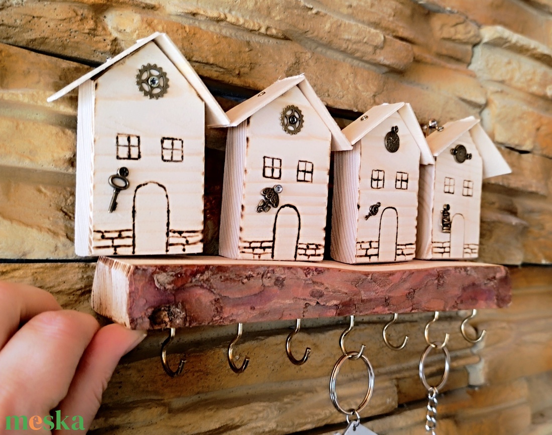 Fa fali kulcstartó házikókkal  - otthon & életmód - dekoráció - fali és függő dekoráció - fali kulcstartó - Meska.hu