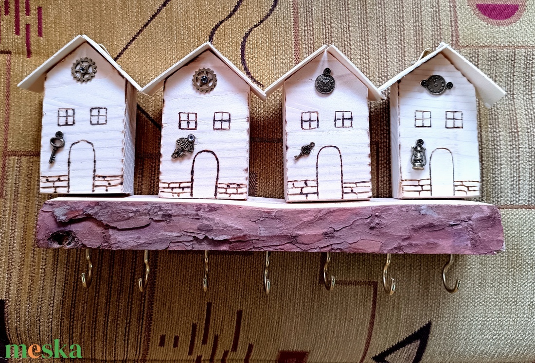 Fa fali kulcstartó házikókkal  - otthon & életmód - dekoráció - fali és függő dekoráció - fali kulcstartó - Meska.hu