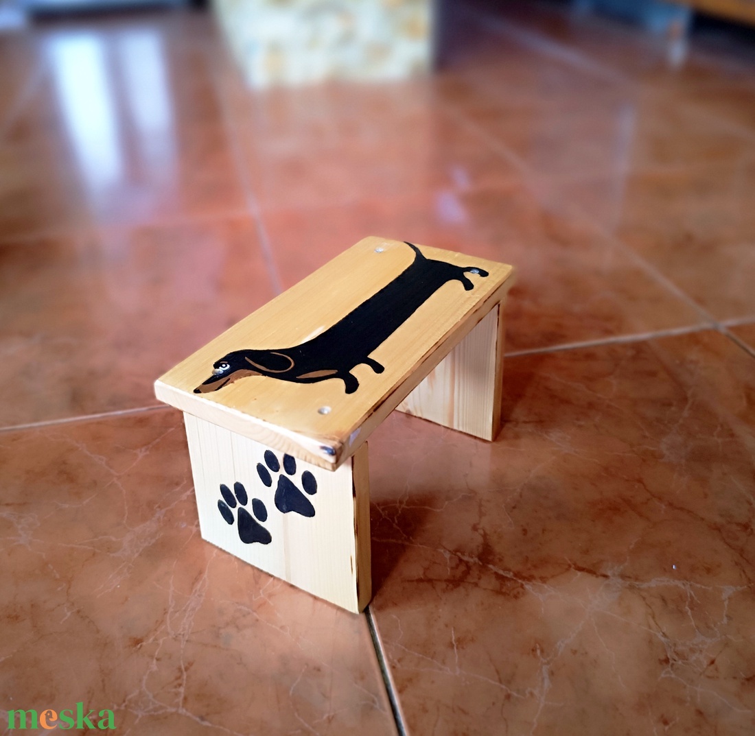 Tacskó kutyás fa sámli - baba - mama - babaszobabútor - gyerek szék, sámli - Meska.hu