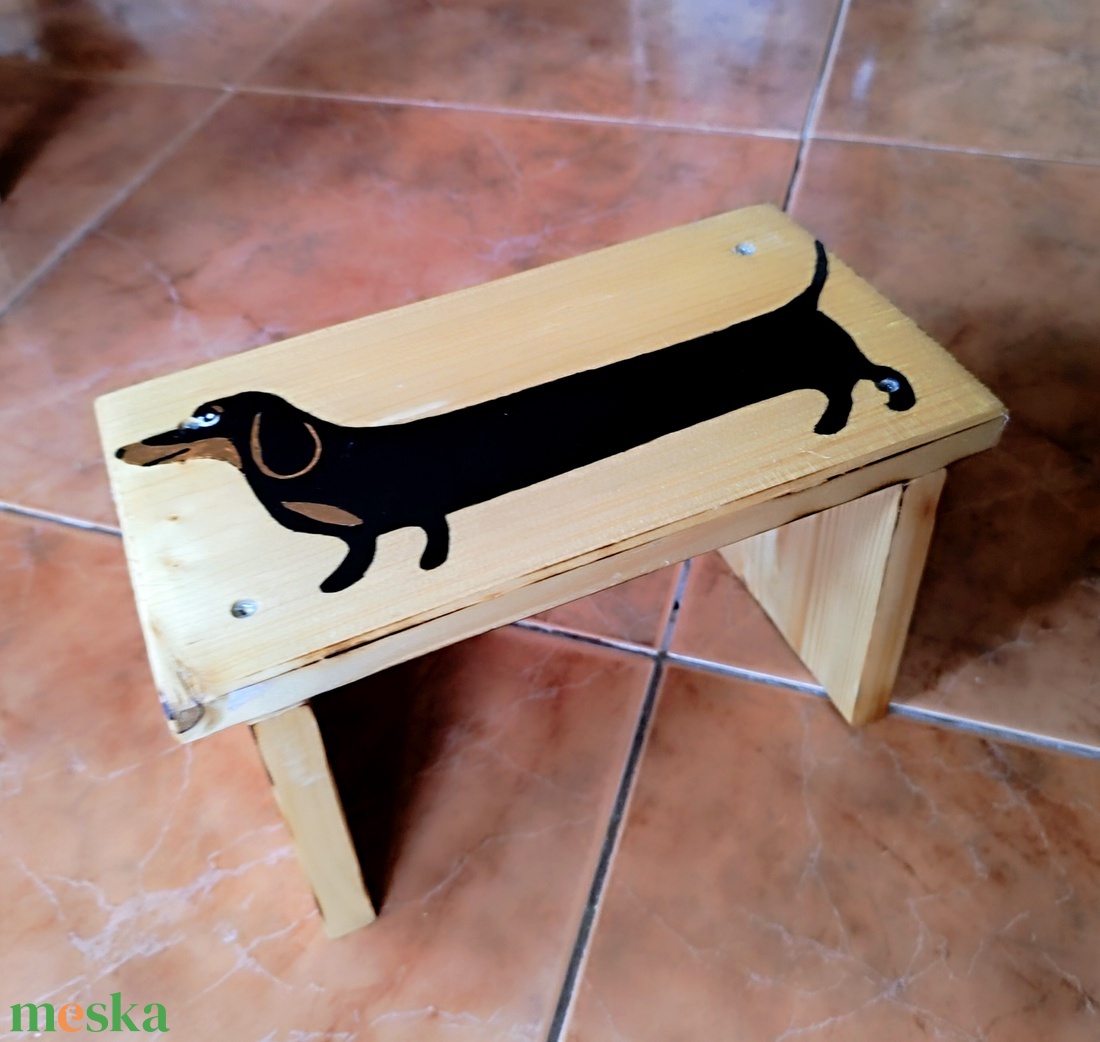 Tacskó kutyás fa sámli - baba - mama - babaszobabútor - gyerek szék, sámli - Meska.hu