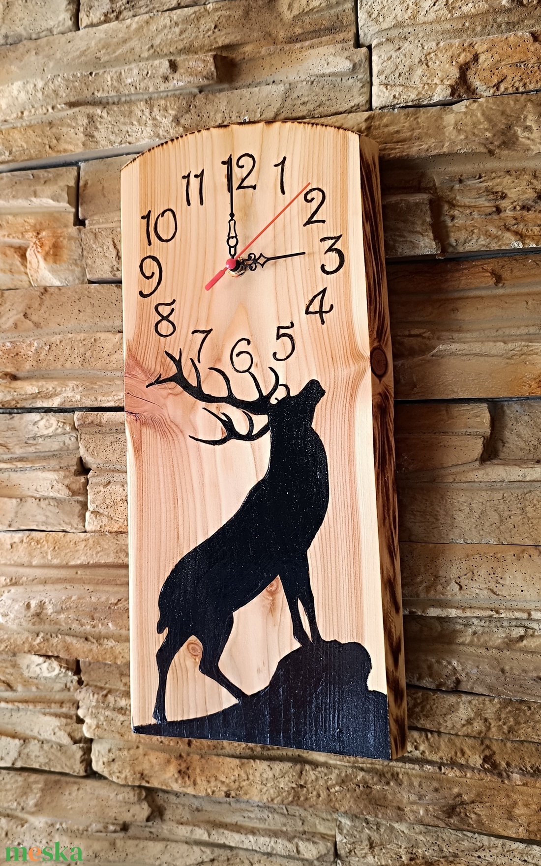 Fa falióra dombon álló szarvas sziluettel díszítve  - otthon & életmód - dekoráció - fali és függő dekoráció - falióra & óra - Meska.hu