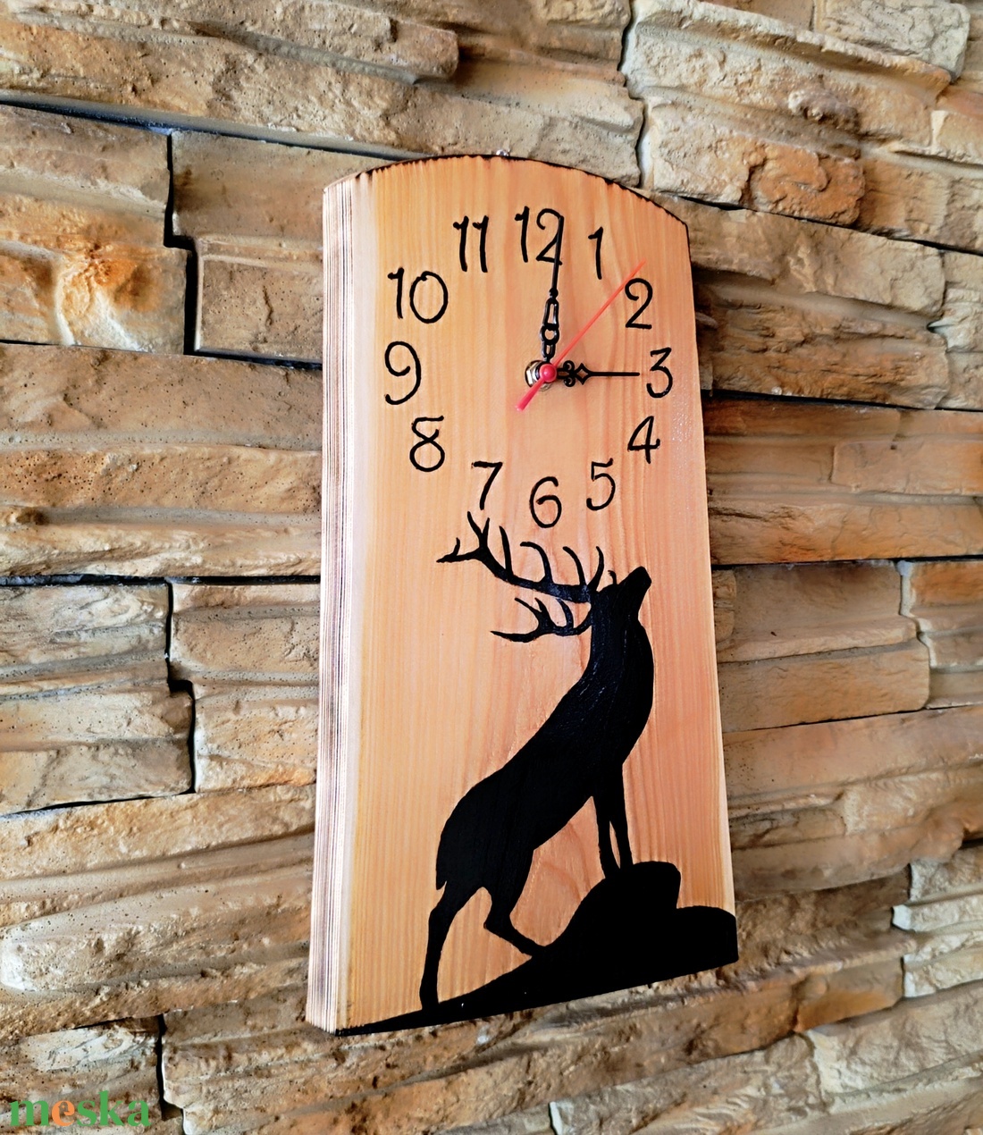 Szarvas sziluettel díszített kézműves fa falióra  - otthon & életmód - dekoráció - fali és függő dekoráció - falióra & óra - Meska.hu