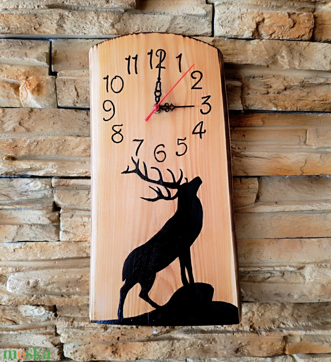 Szarvas sziluettel díszített kézműves fa falióra  - otthon & életmód - dekoráció - fali és függő dekoráció - falióra & óra - Meska.hu