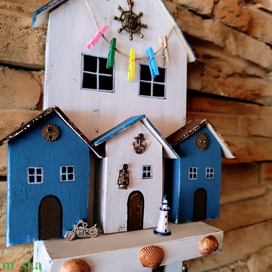 Tengerparti stílusú fa kulcstartó-dekoratív házikós falidísz - otthon & életmód - dekoráció - fali és függő dekoráció - fali kulcstartó - Meska.hu